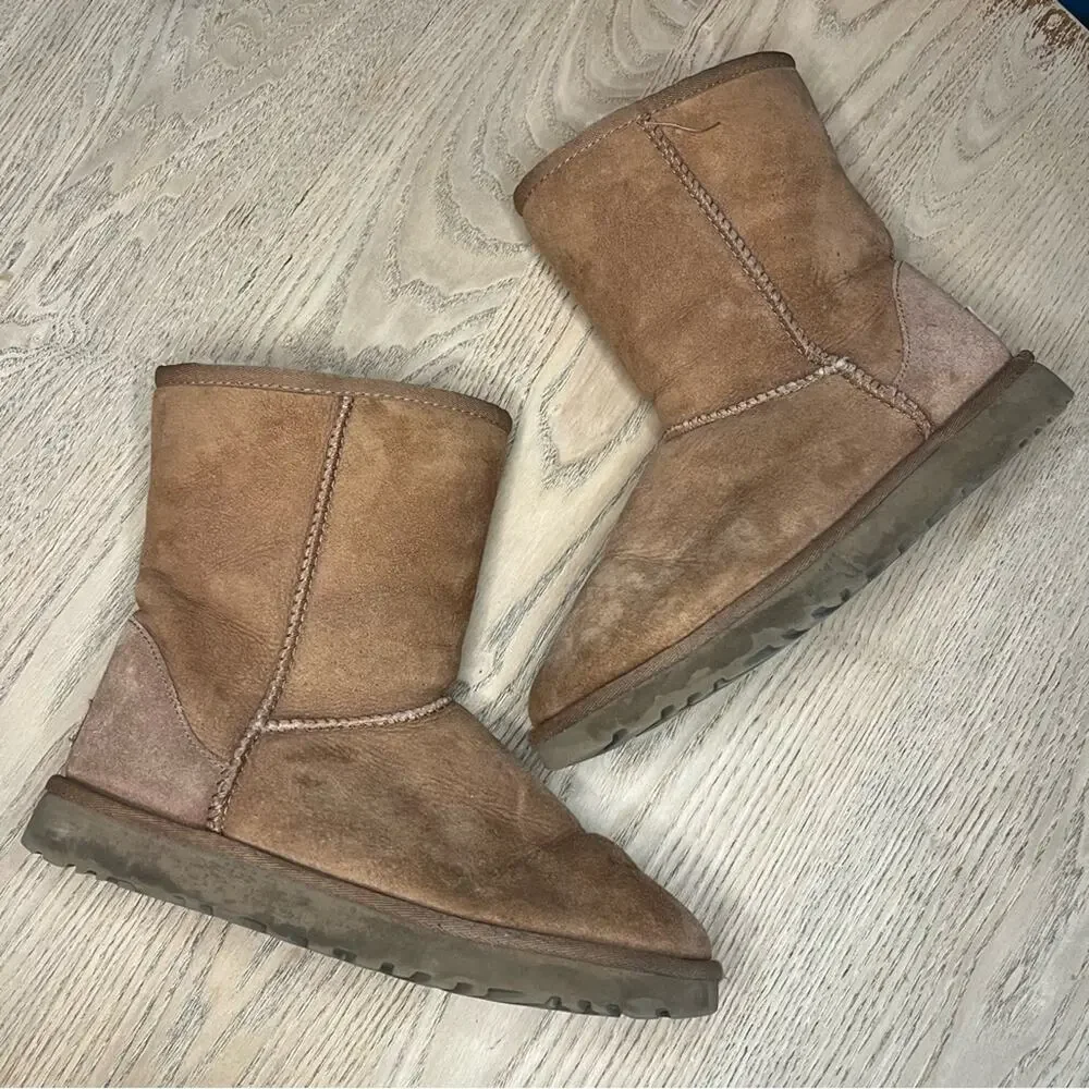 UGG Women’s Classic Short II Shearling Lined Chestnut Tan Winter Boots Size 8